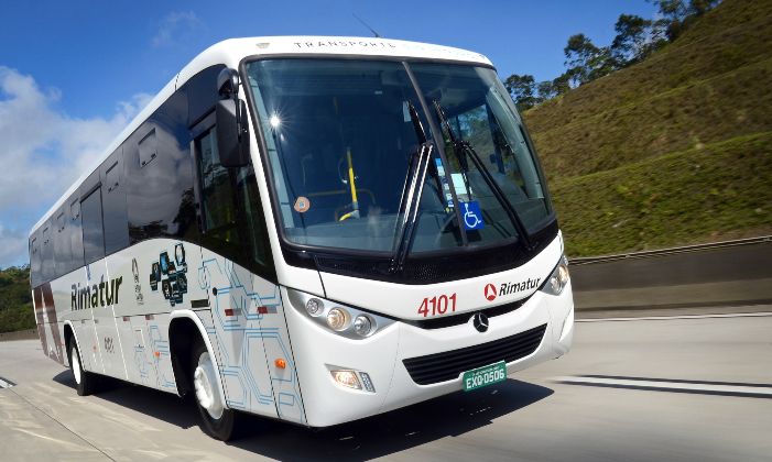¿Qué licencia se necesita para manejar buses?