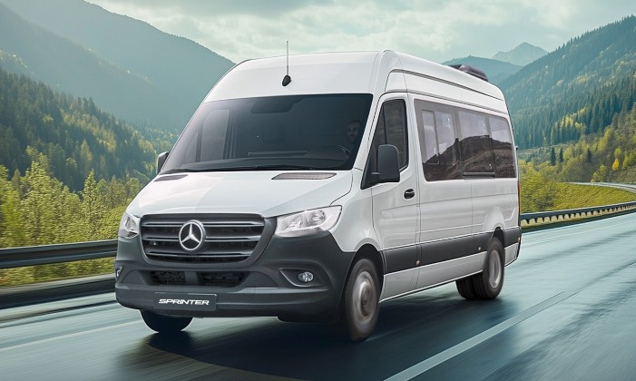 Conozca las principales partes de la carrocería de una van y su función en la seguridad y el diseño automotriz.