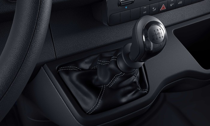 Conoce cómo funciona la caja de cambios en buses, sus tipos, fallas comunes y recomendaciones de mantenimiento. Ingresa aquí.