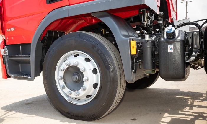 Descubre por qué el líquido de frenos es vital para la seguridad de tu camión y cómo mantenerlo en óptimo estado. Ingresa aquí.