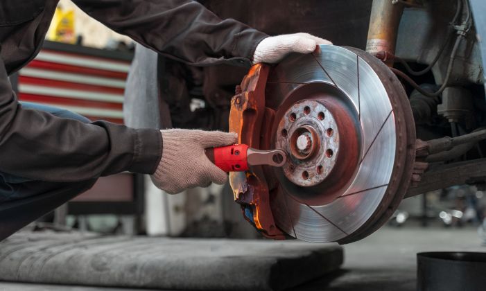 Descubre aquí la importancia de los frenos ABS en vans. Garantiza seguridad y control en cada trayecto evitando el bloqueo de ruedas.