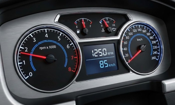 Aprende qué es un tacómetro y su función en los camiones. Mejora tu conducción, ahorra combustible y cuida tu motor. ¡Lee más aquí!